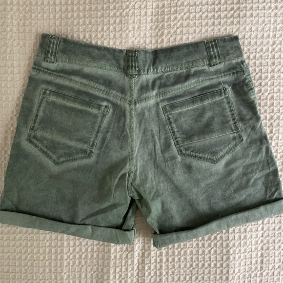 MADE IN ITALY!! Worn twice! Stretchy cotton shorts - Picture 5 of 10